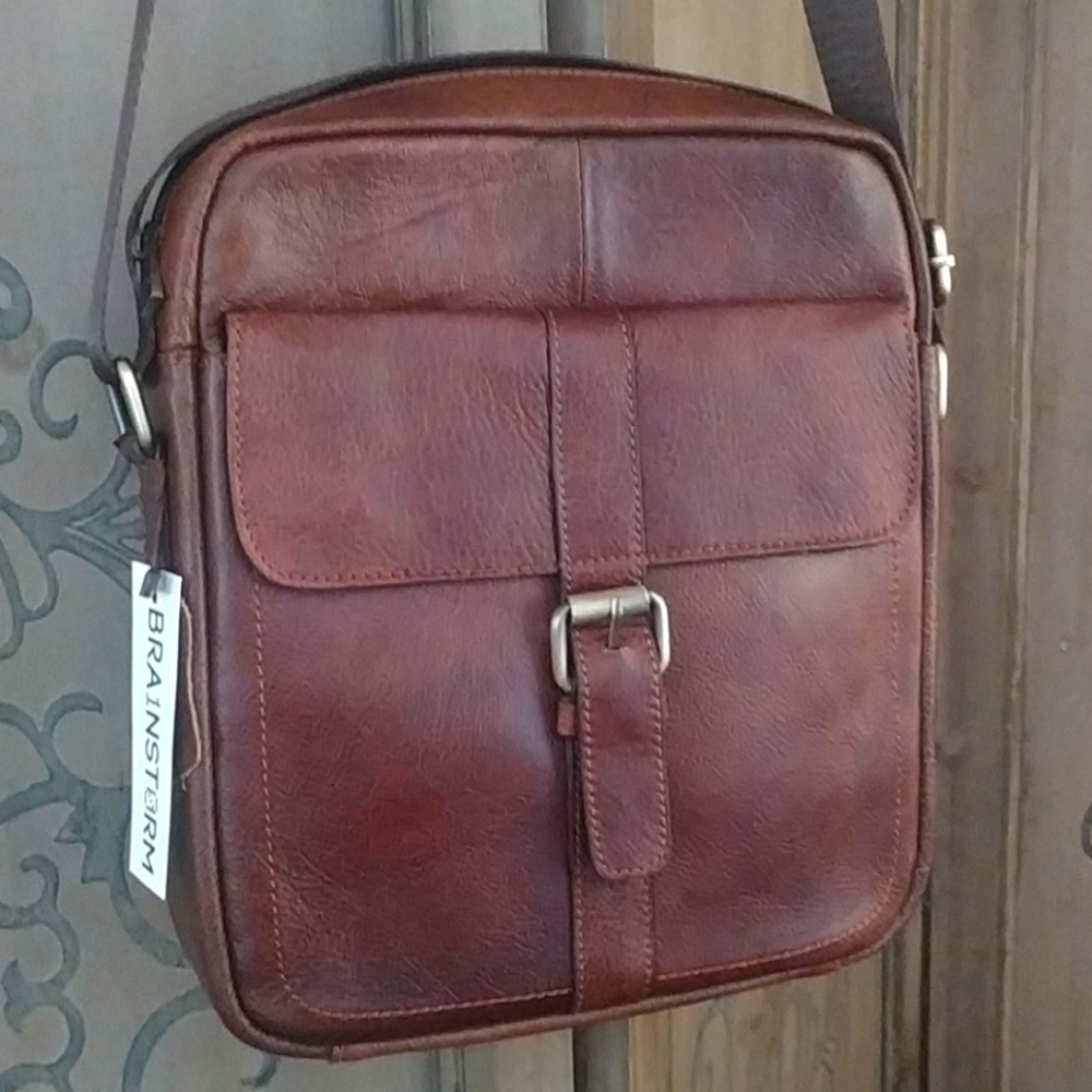 Crossbody leather bag for men
